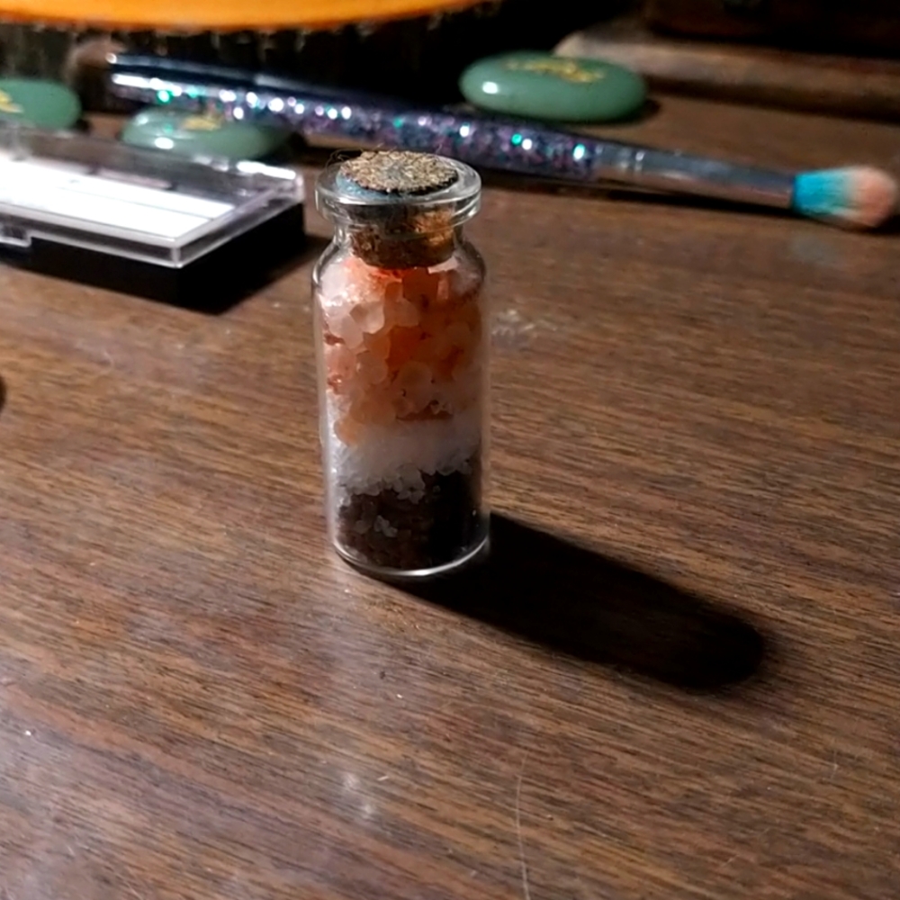 Protection vial
